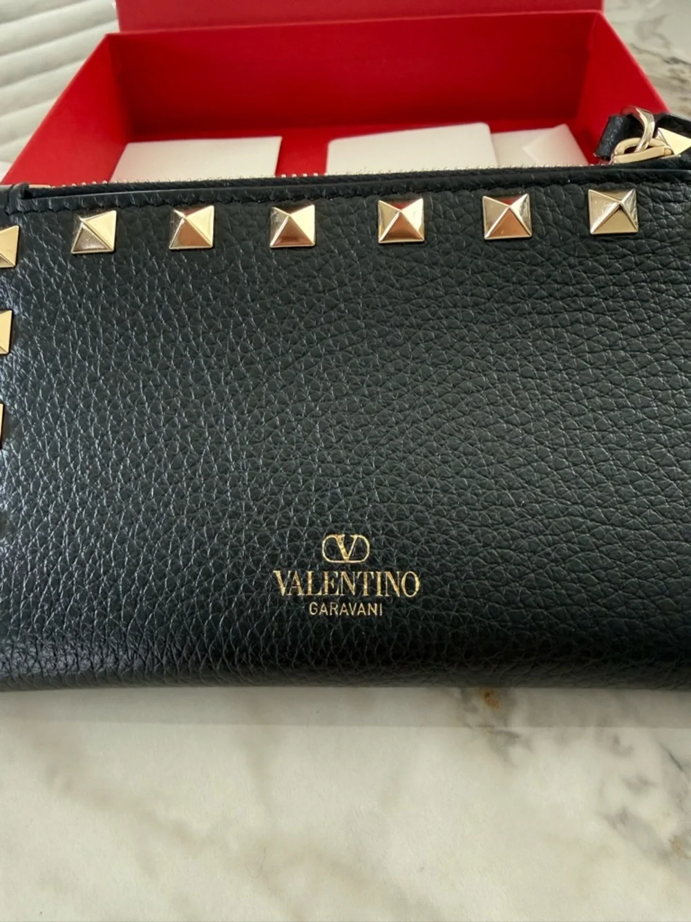 Stunning Red/ Black Valentino Garavani wallet - Picture 5 of 13